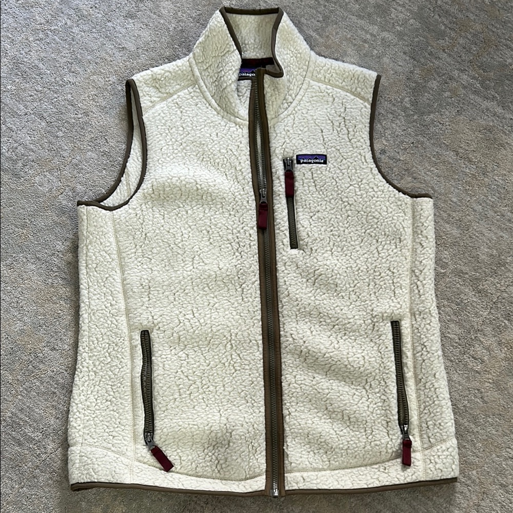 Patagonia Cream and Brown Fleece Vest with Plush Texture